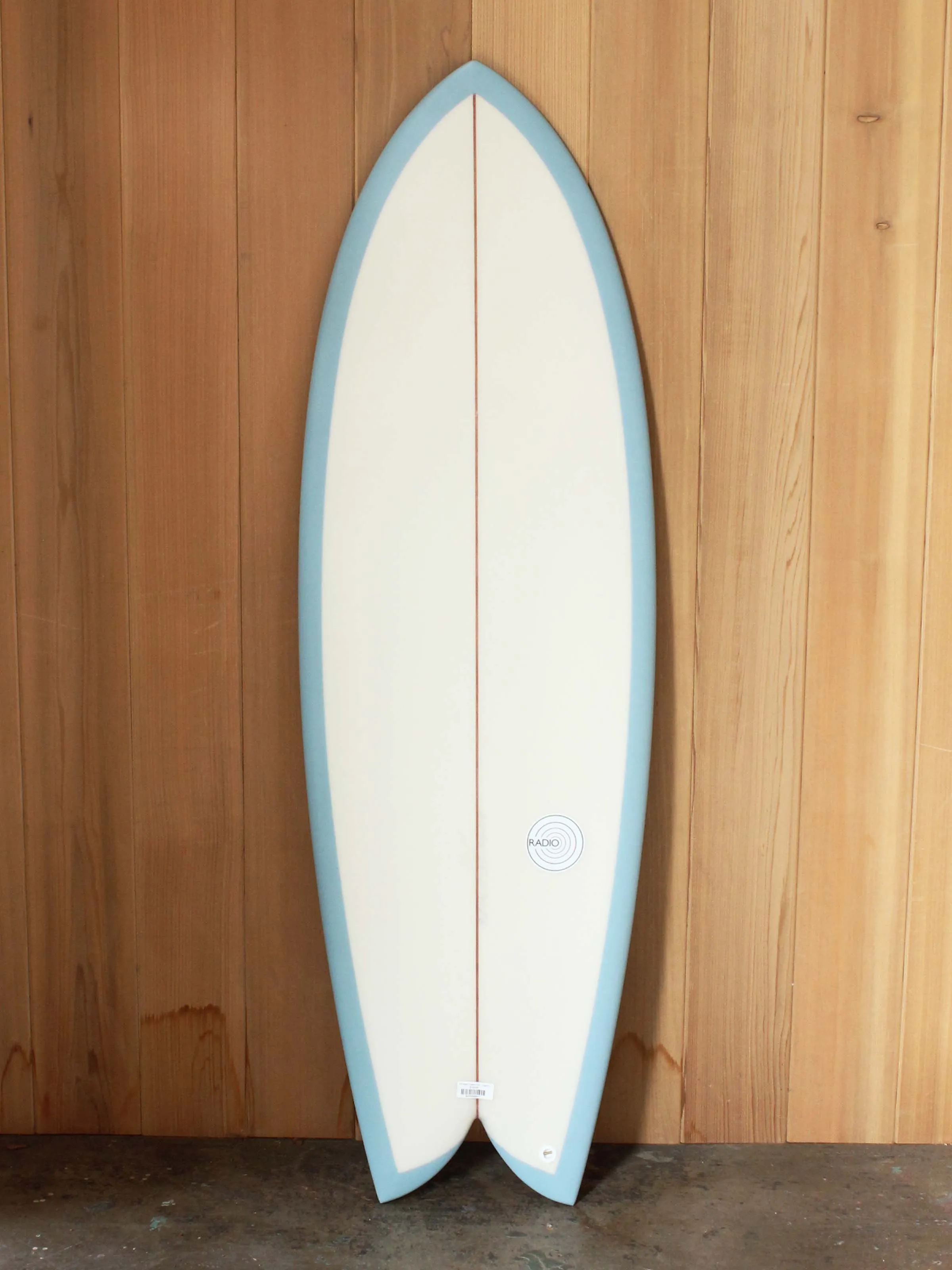 Radio Classic Fish - Dolphin surfboard suitable for 5 feet, 6-inch individuals