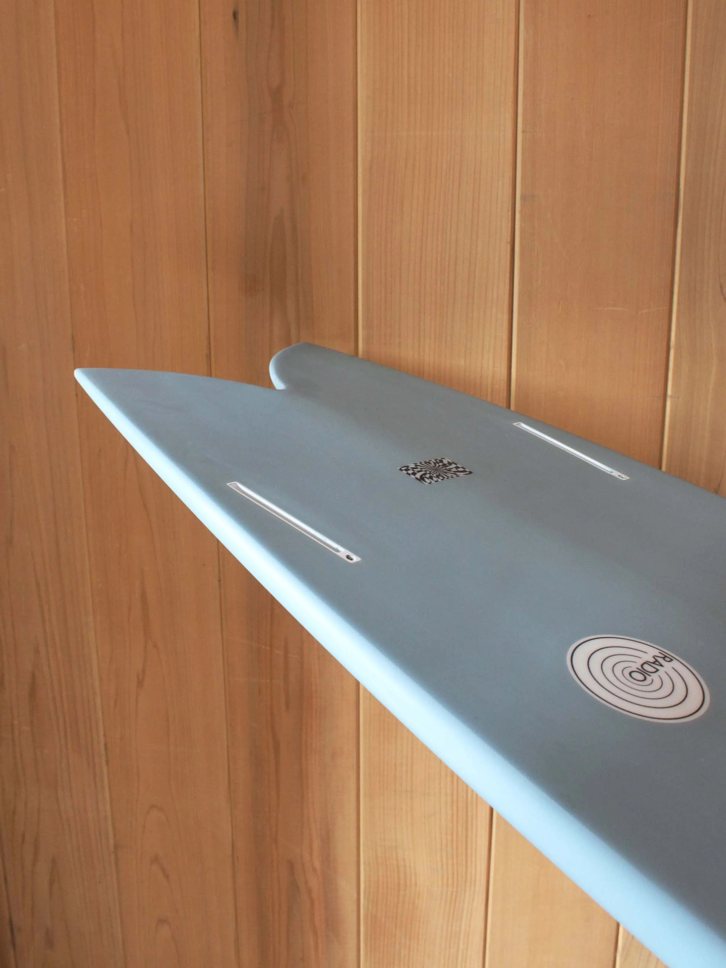 Radio Classic Fish - Dolphin surfboard suitable for 5 feet, 6-inch individuals