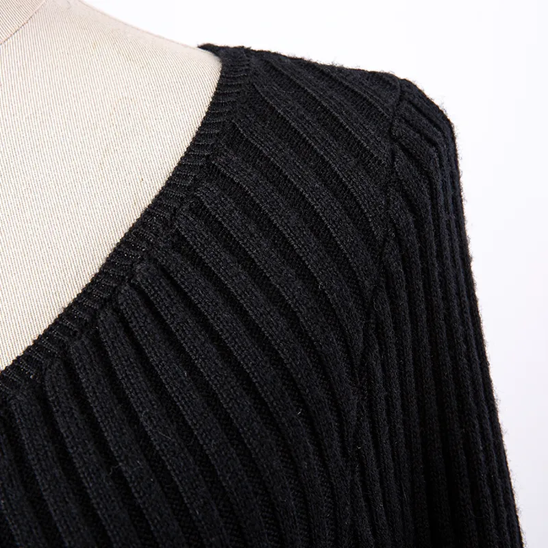 Chic Black O-neck Knitted Sweater with Leather and Lace