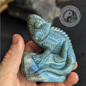 Flashy Labradorite Iguana Carving