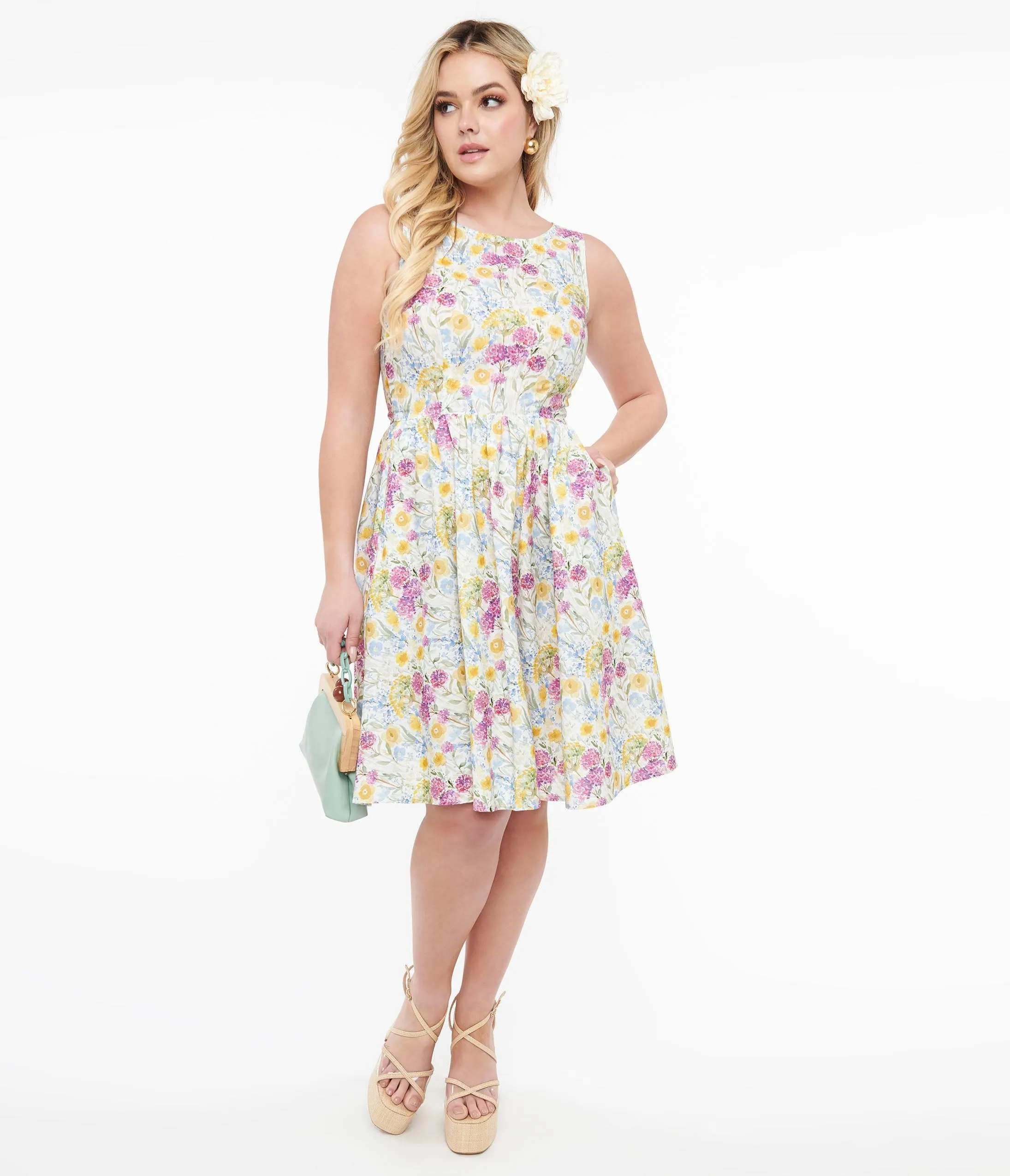 Retrolicious 1950s Vintage Style Wildflower Cotton Swing Dress