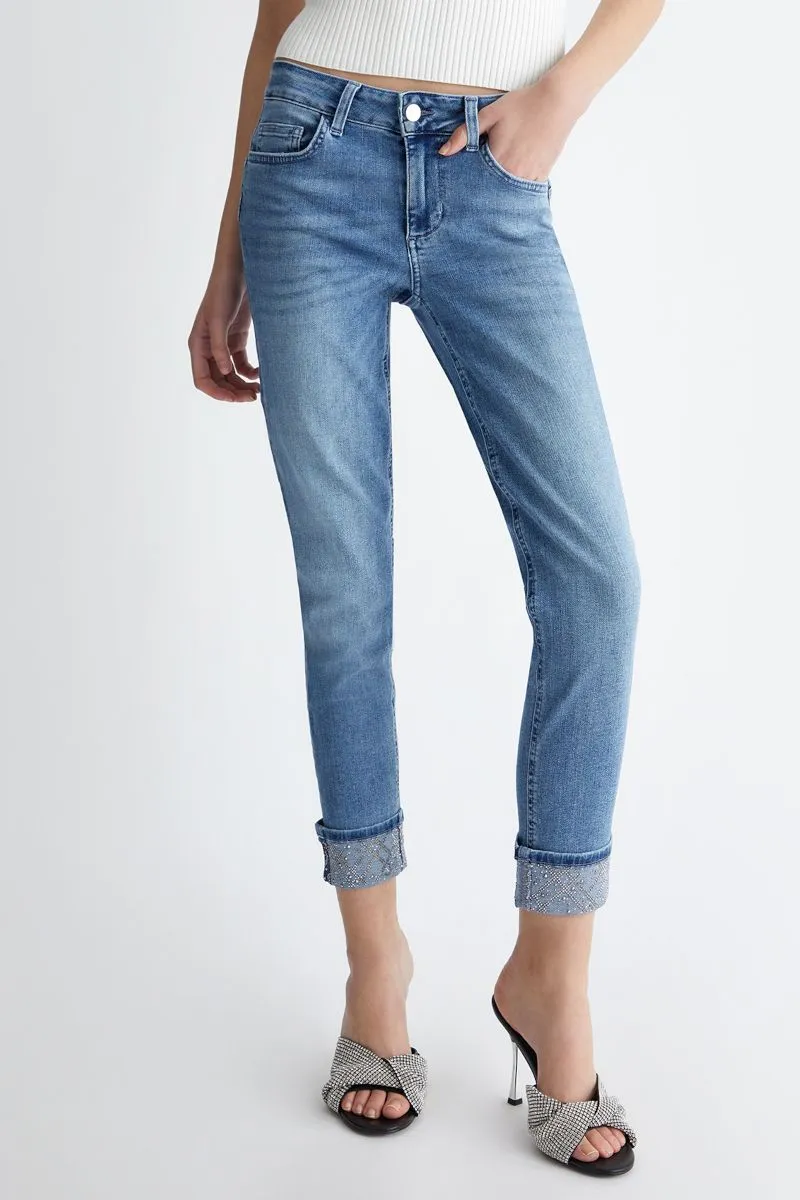 Denim donna Jeans with Bottom-Up Design